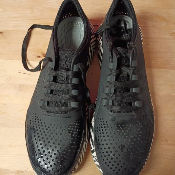 CROCS Black and White Mens Slip Ons - Picture 2 of 3